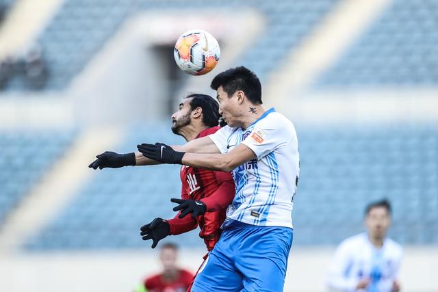 沃特森赞海佐尼亚体能出色，错位对位后卫利于进攻